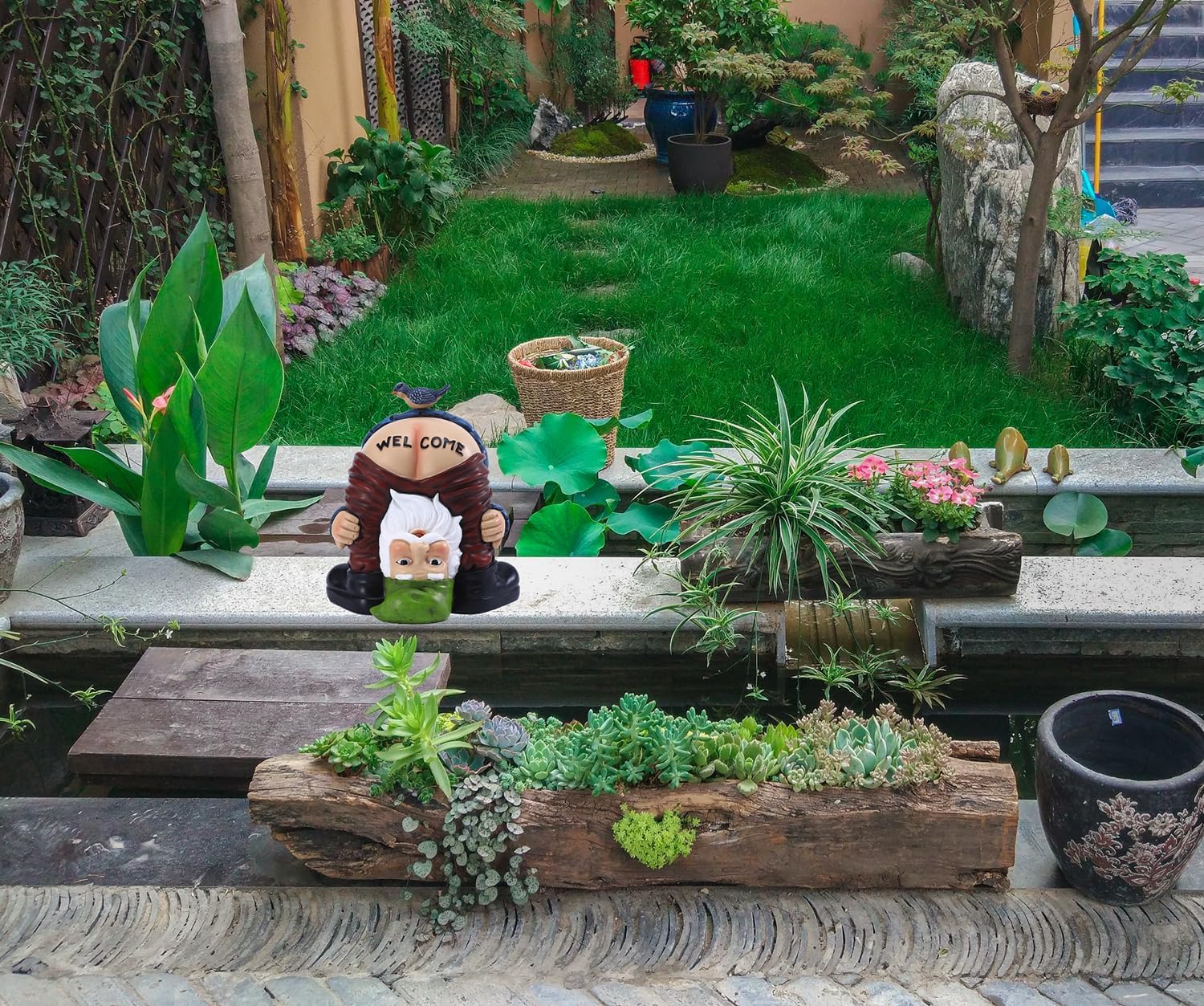 Garden Gnome Statue for Outdoor Patio Lawn Decor E272349