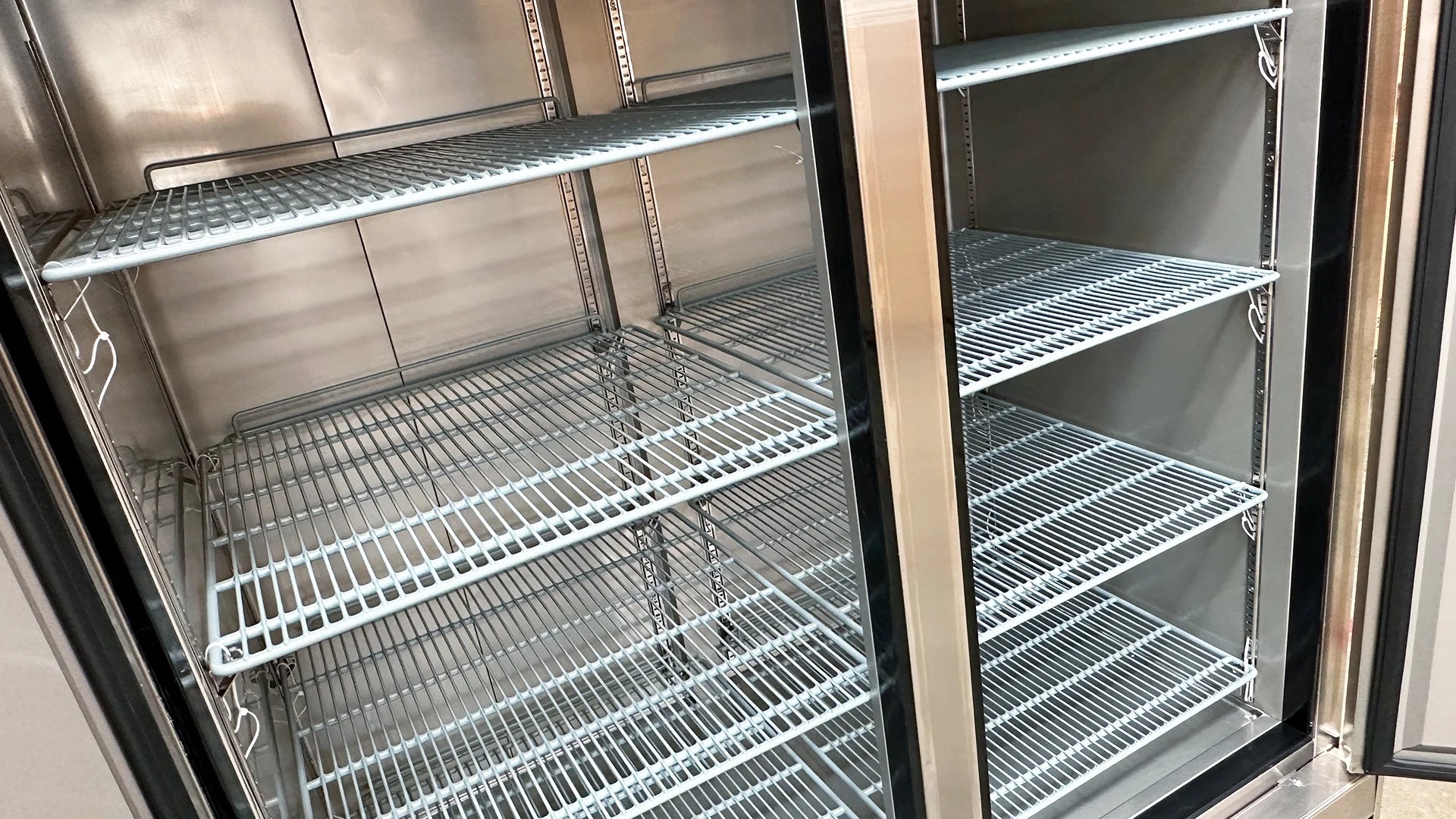 Double Door Commercial Refrigerator 43 Cu.ft J4628