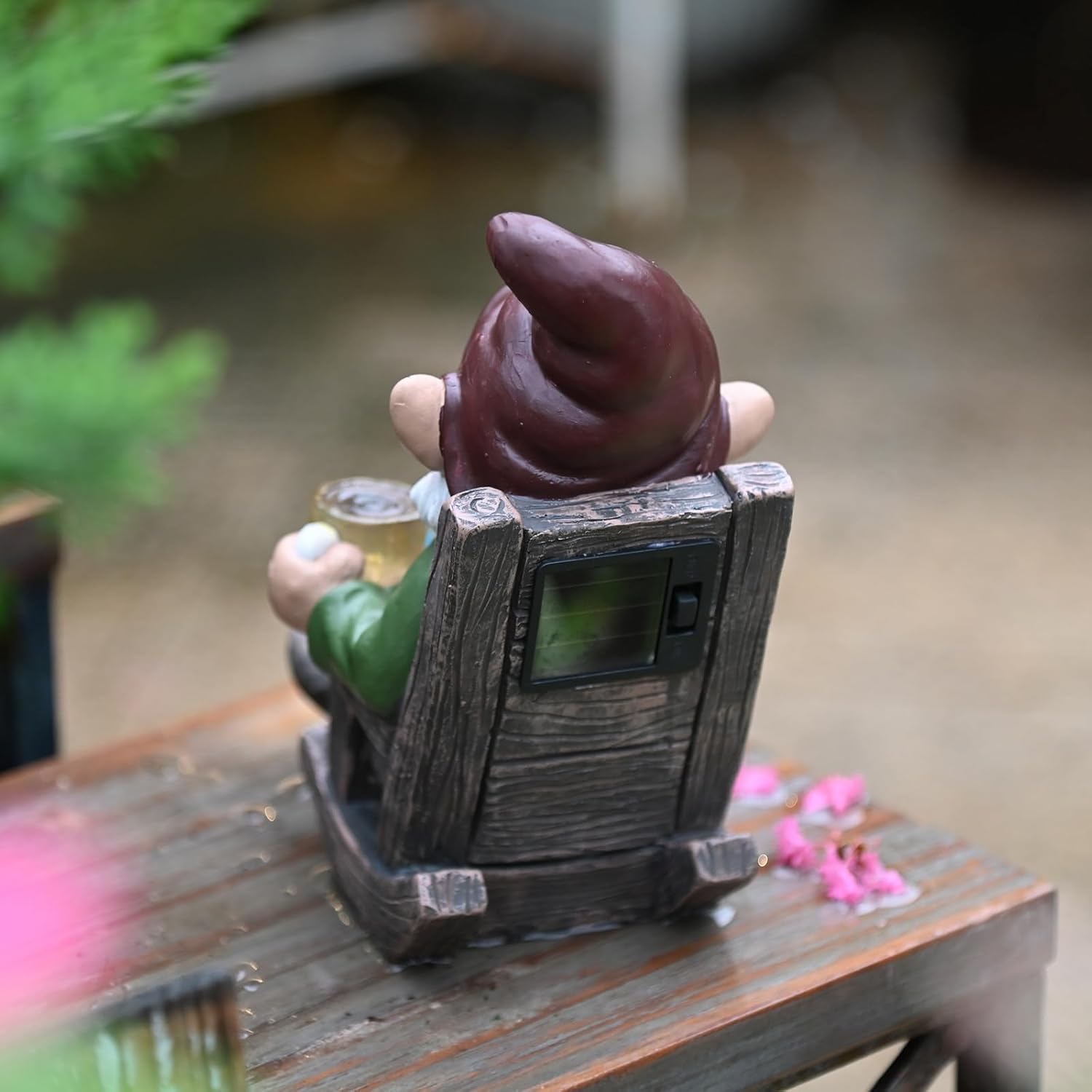 Solar Powered LED Garden Gnome Statue Drinking Coffee Outdoor Decor Z61547