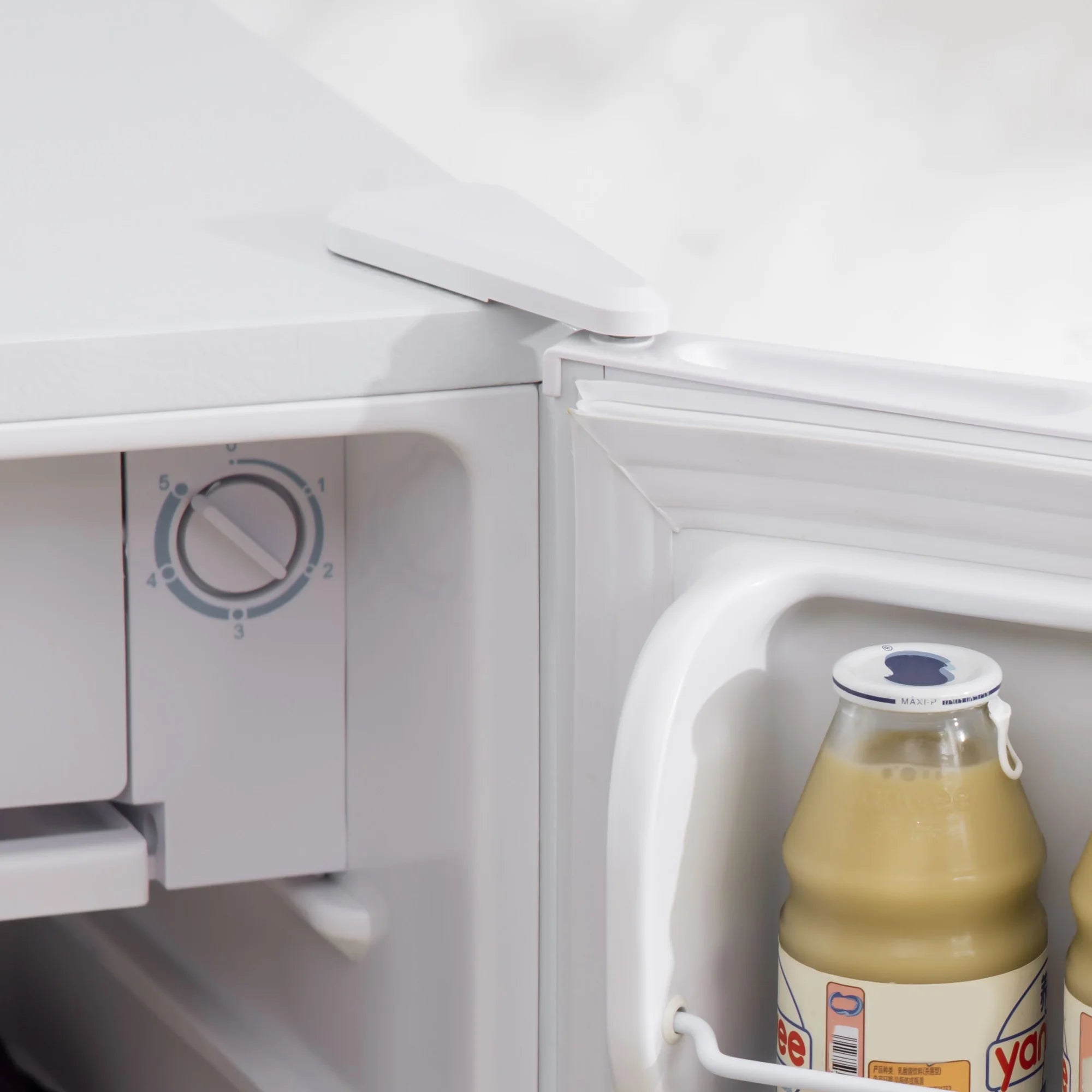 Mini Fridge with Freezer, Single Door Compact Refrigerator, Adjustable Thermostat, White K1858