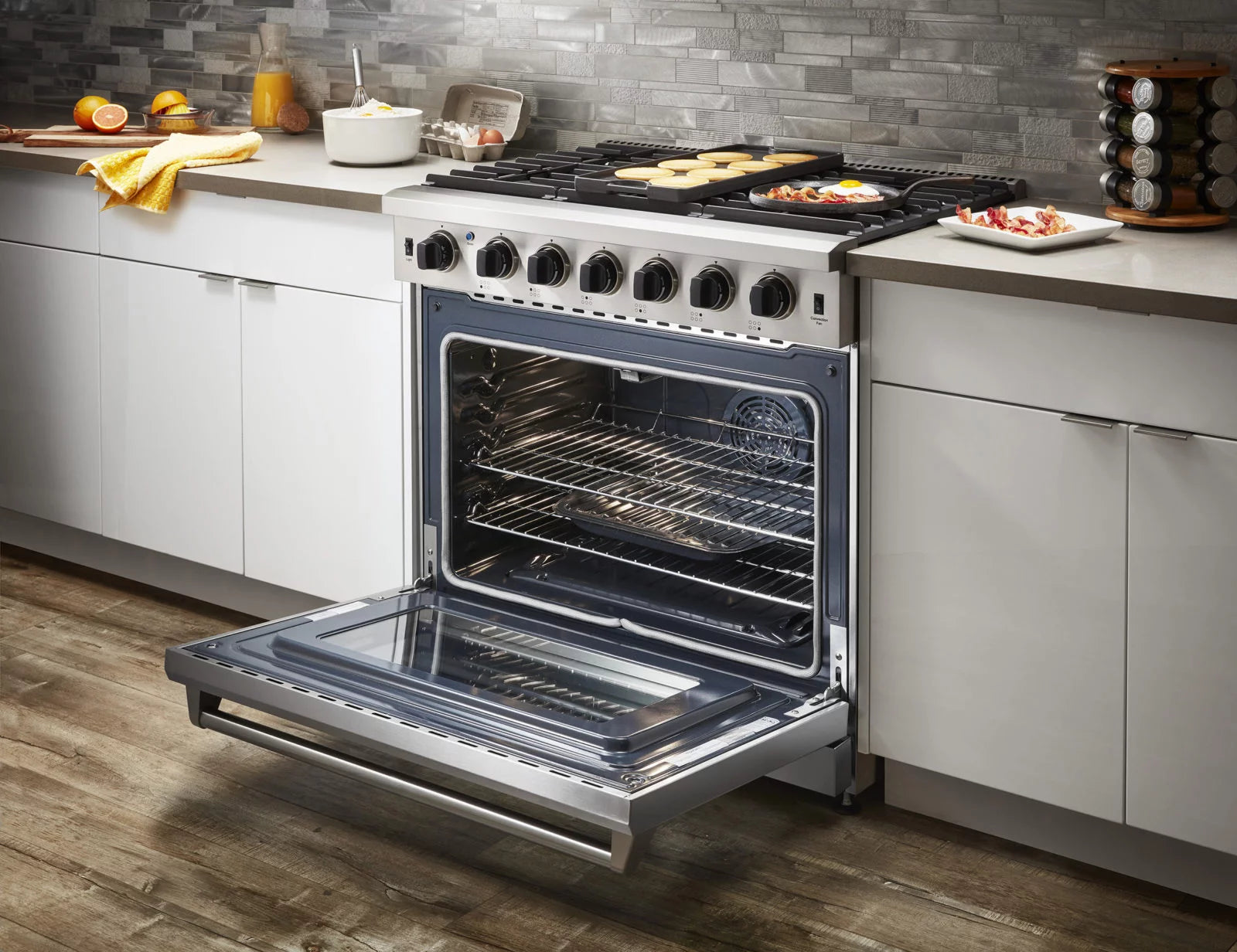 36-Inch Gas Range, 6 Burners, Stainless Steel A6518