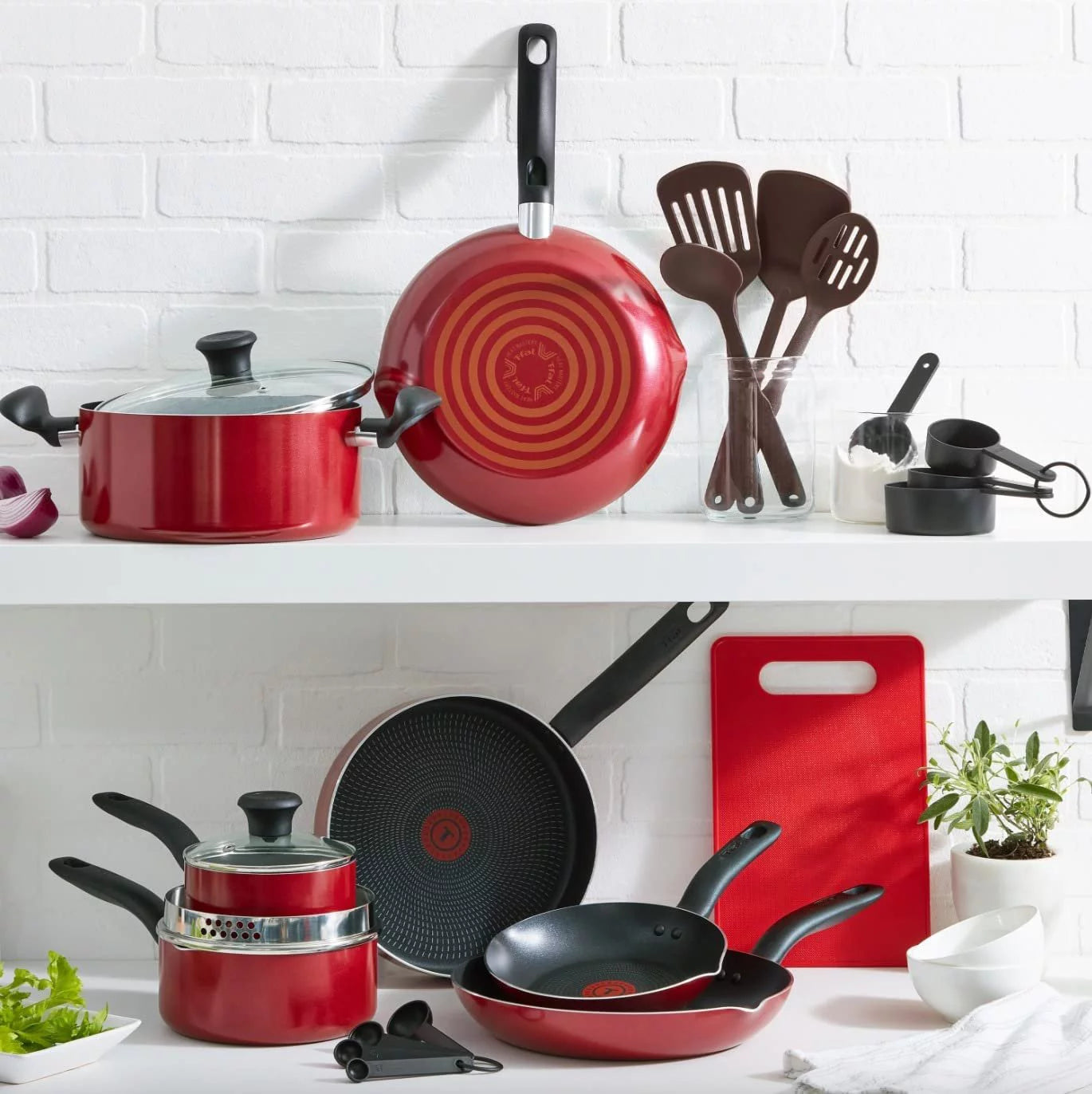 17-pc Cookware Set - Black B5439