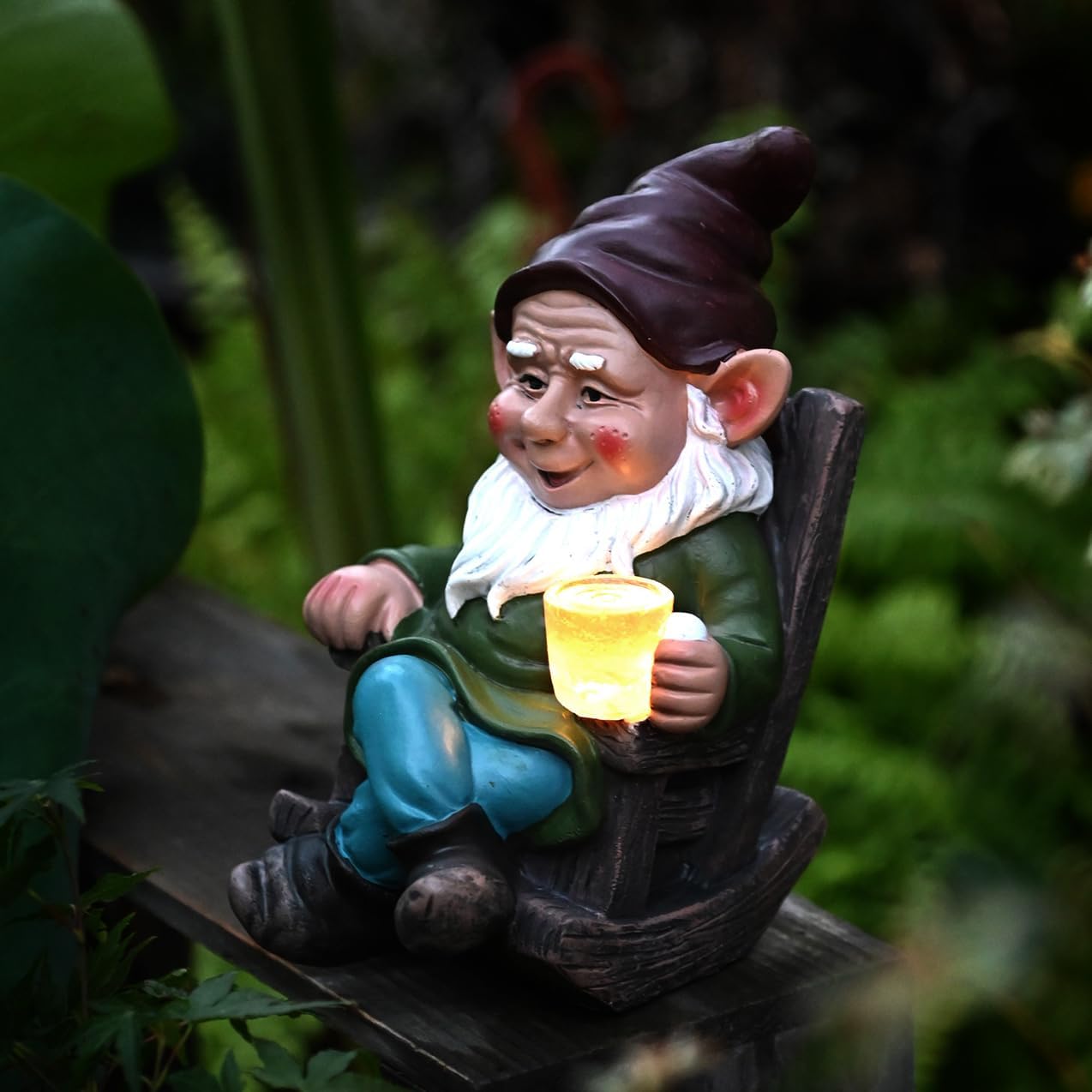 Solar Powered LED Garden Gnome Statue Drinking Coffee Outdoor Decor Z61547