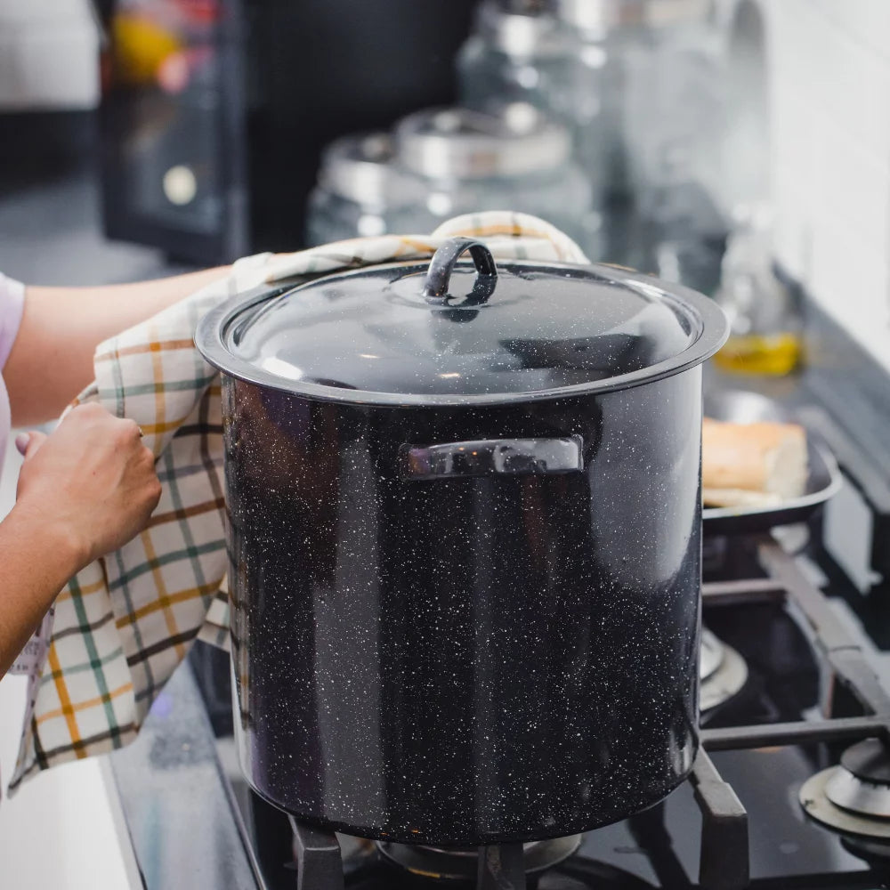 Enamelware 15.5 Qt Stock Pot with Lid, Speckled Black C31981